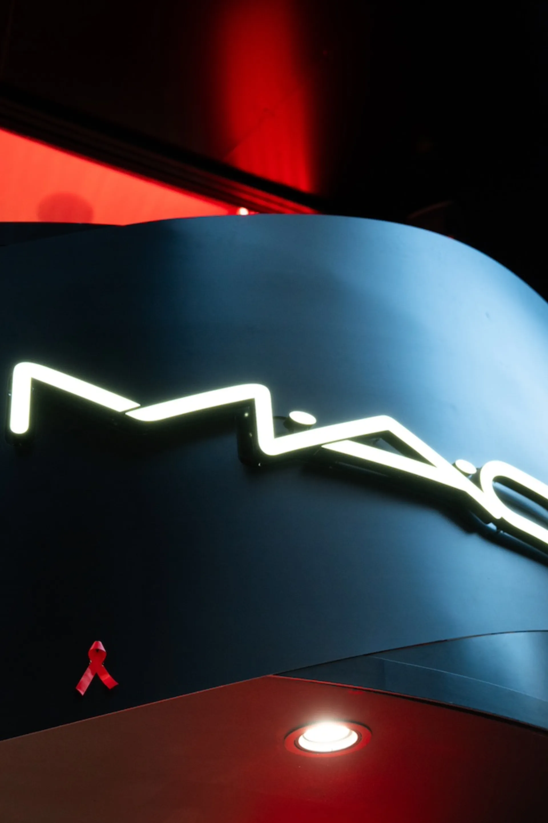 VIVA GLAM της MAC: Διαθέτει 1,3 εκατ. δολ. σε οργανισμούς HIV/AIDS
