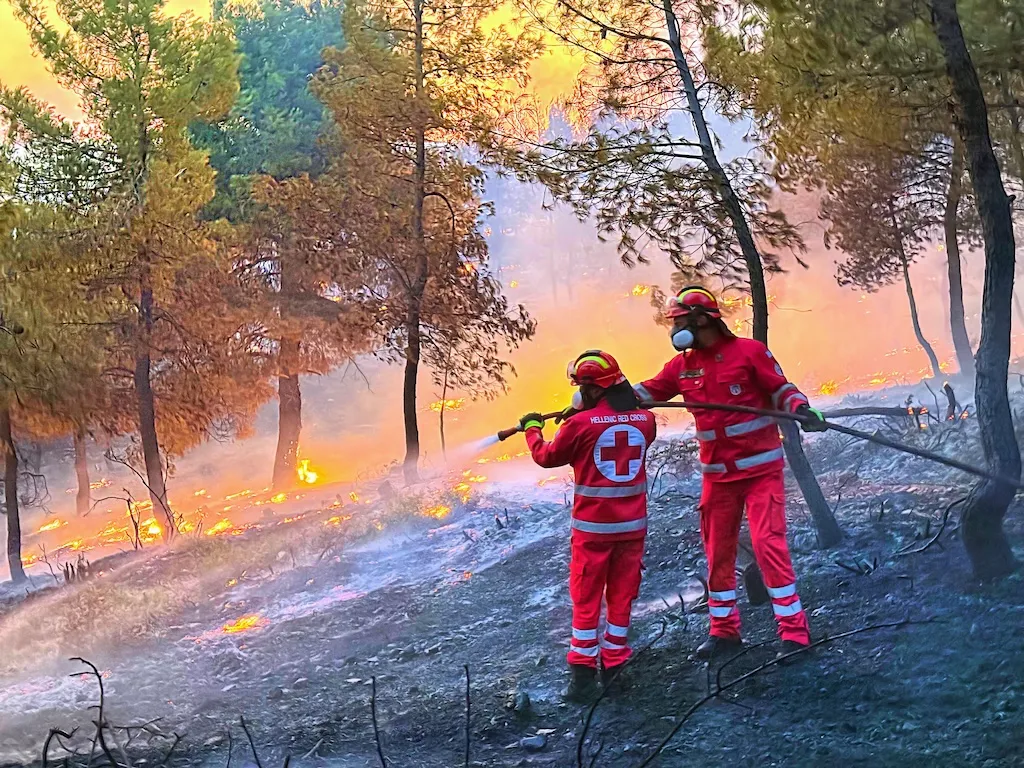 Ο Ελληνικός Ερυθρός Σταυρός στην πρώτη γραμμή στα πύρινα μέτωπα