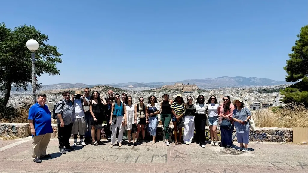 Η Trikalinos άνοιξε τις πόρτες της σε φοιτητές του Χαροκοπείου και του Rutgers