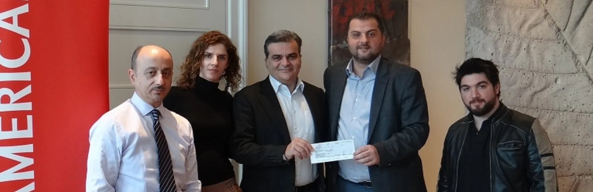 Οι φίλοι της Anytime και της INTERAMERICAN φώτισαν το «Δέντρο της Αγάπης»