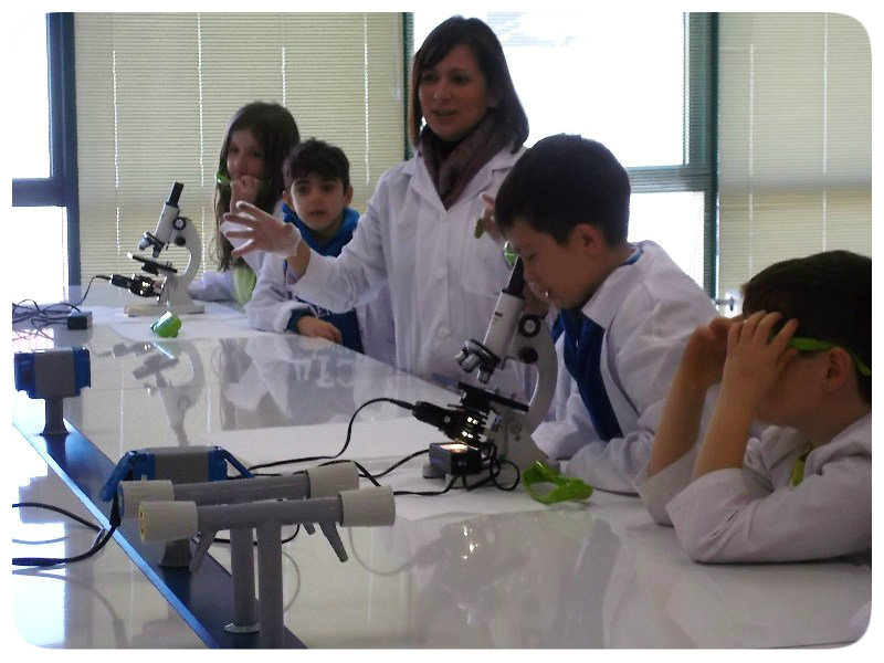 ΣΒΒΕ: Δωρεά 15 μικροσκοπίων σε σχολεία στις Σέρρες