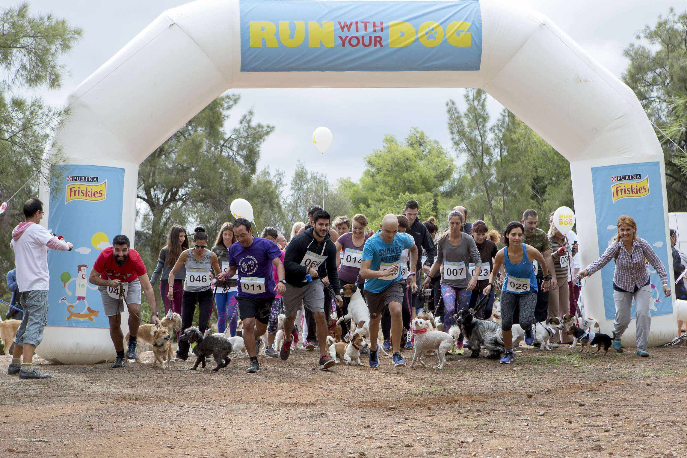 Friskies: 1000 κιλά τροφής για τα αδέσποτα από το 4ο Run with your Dog