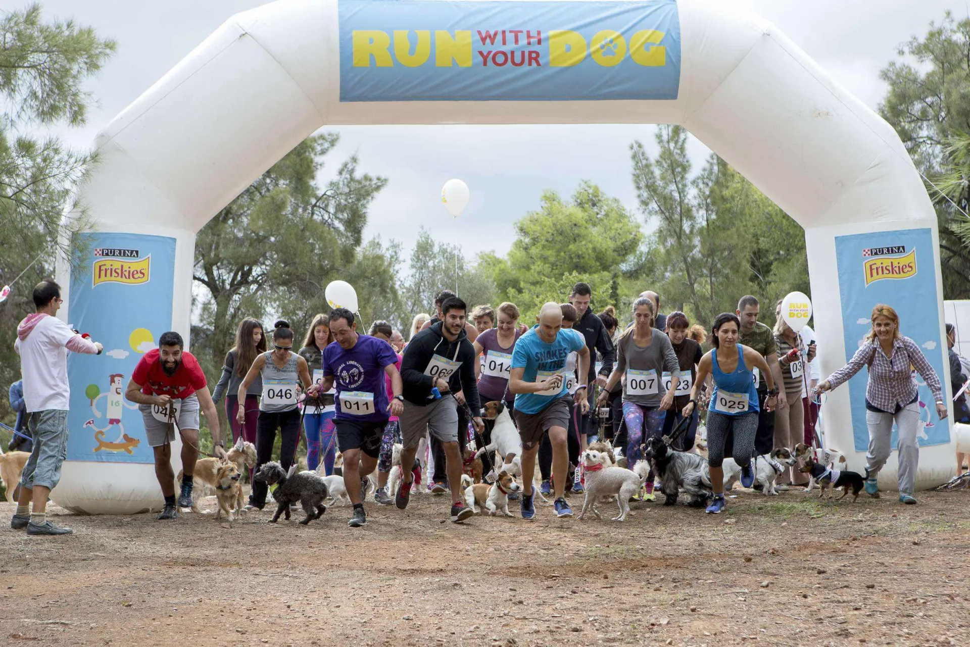Friskies: 1000 κιλά τροφής για τα αδέσποτα από το 4ο Run with your Dog