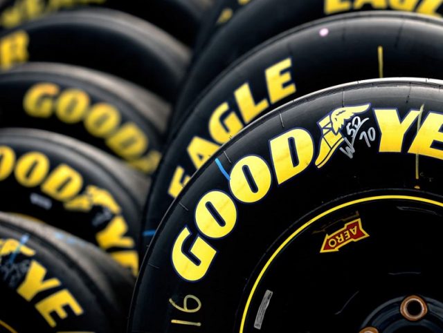 Goodyear Dunlop Ελλάς: Νέα δωρεά ελαστικών για το Πυροσβεστικό Σώμα