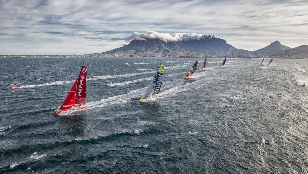 «Volvo Ocean Race»: Η ομάδα Scallywag με τη Regus στο Cape Town
