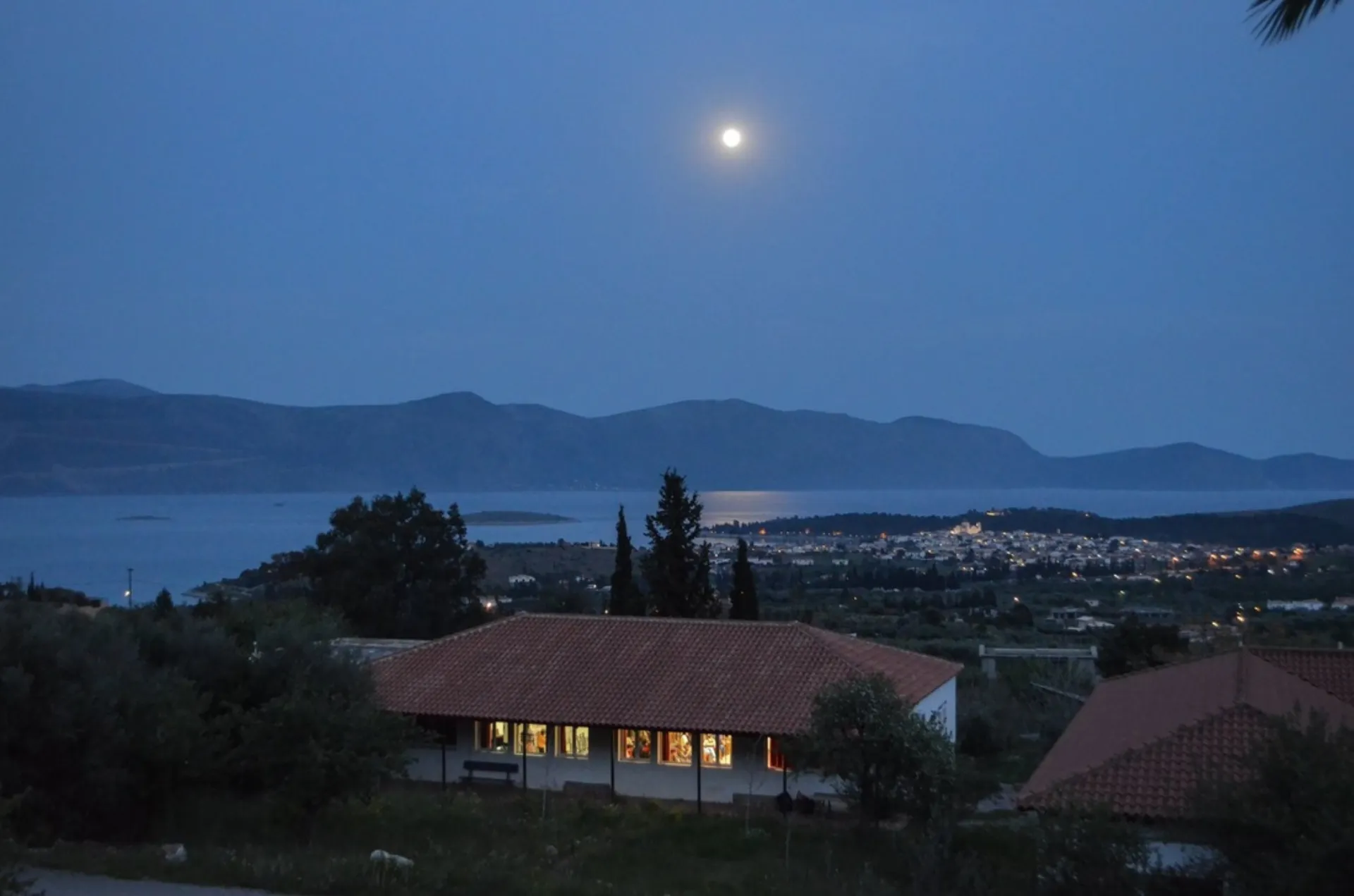 Χρηματοδότηση δομής για ΑμΕΑ ανακοίνωσε από την Άμφισσα ο Κώστας Μπακογιάννης