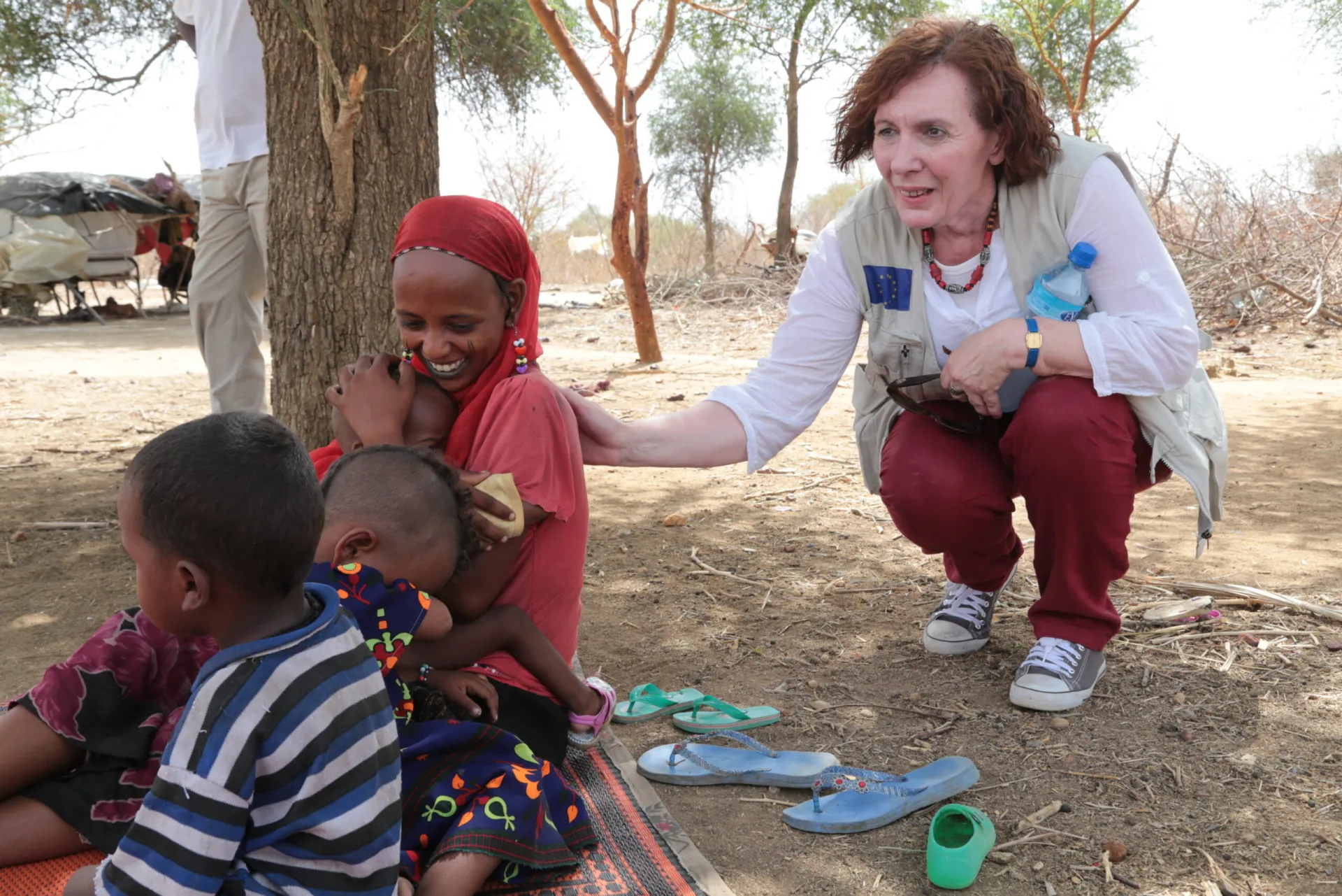 Η Σ.Τζιτζίκου (Unicef) μιλά στο csrindex – Η συγνώμη της H&M για μήνυμα σε παιδικό φούτερ & ο ρατσισμός στο προσφυγικό