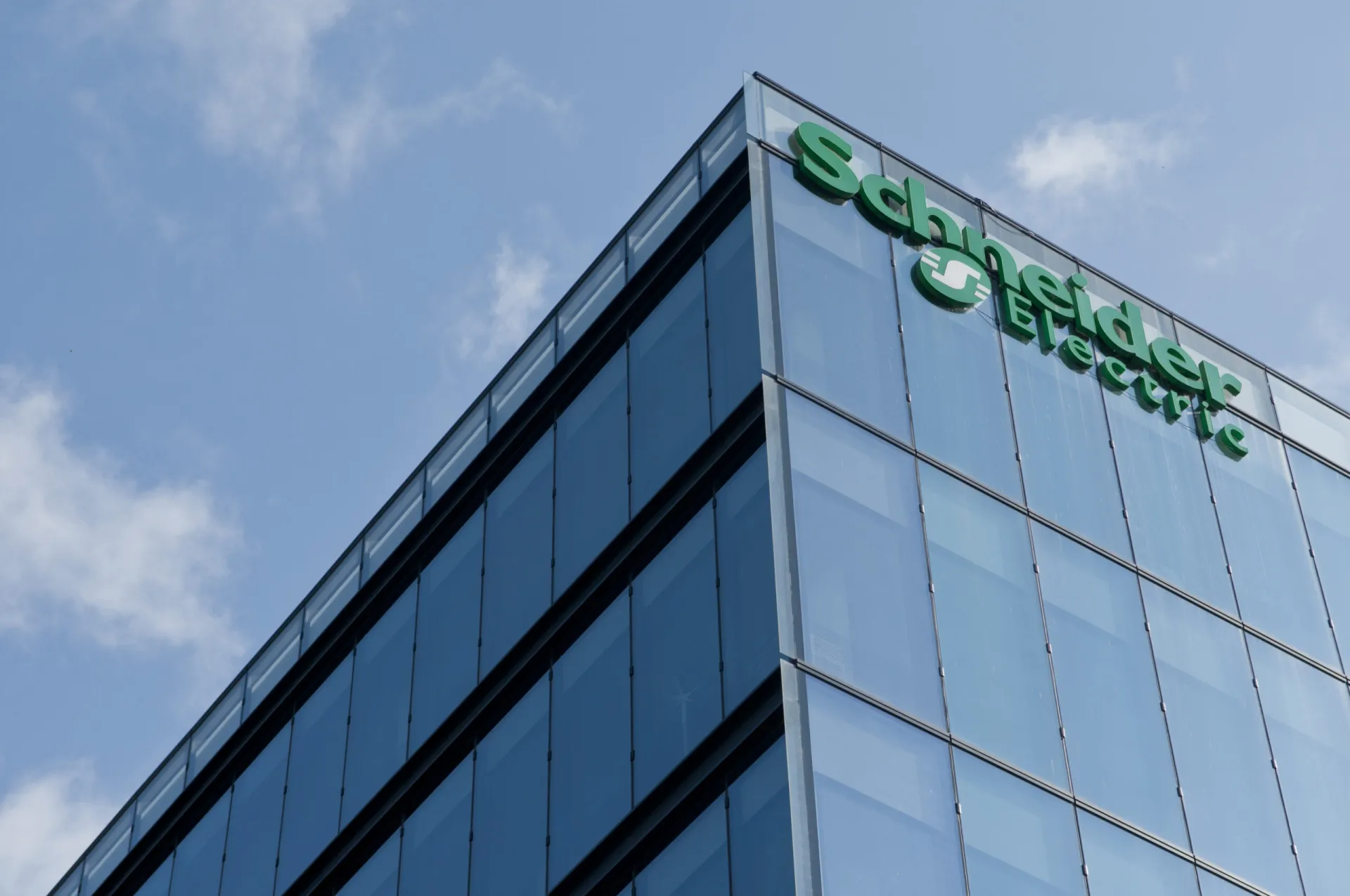 Schneider Electric: Δέσμευση της ηγεσίας στην Ισότητα