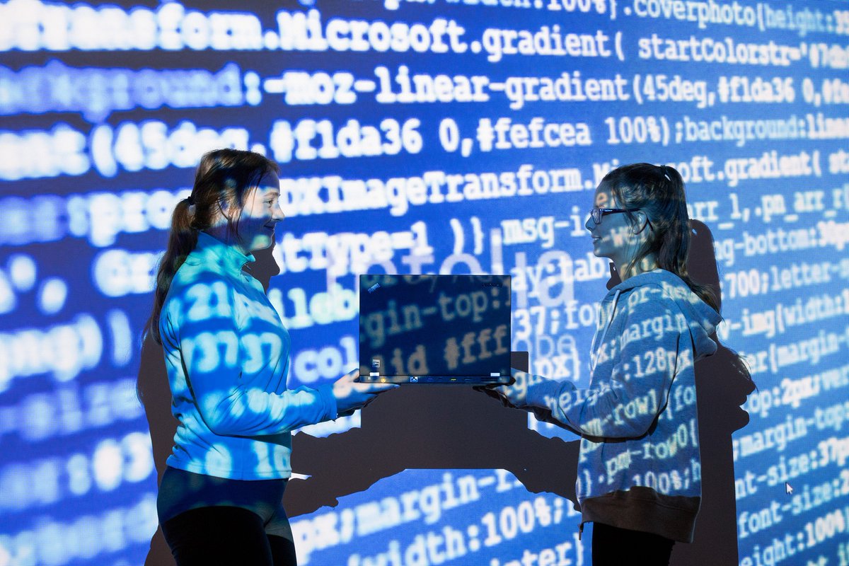 Vodafone: Ενθάρρυνση γυναικών σε επαγγέλματα STEM με το #CodeLikeAGirl