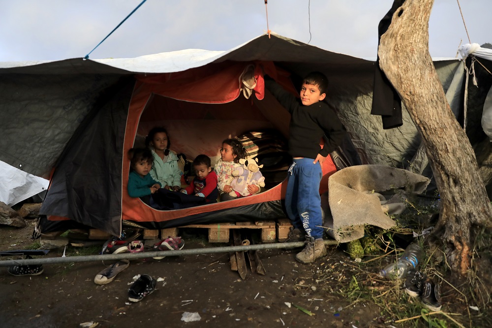 Τι αλλάζει το ΣτΕ για τους αιτούντες άσυλο στα νησιά