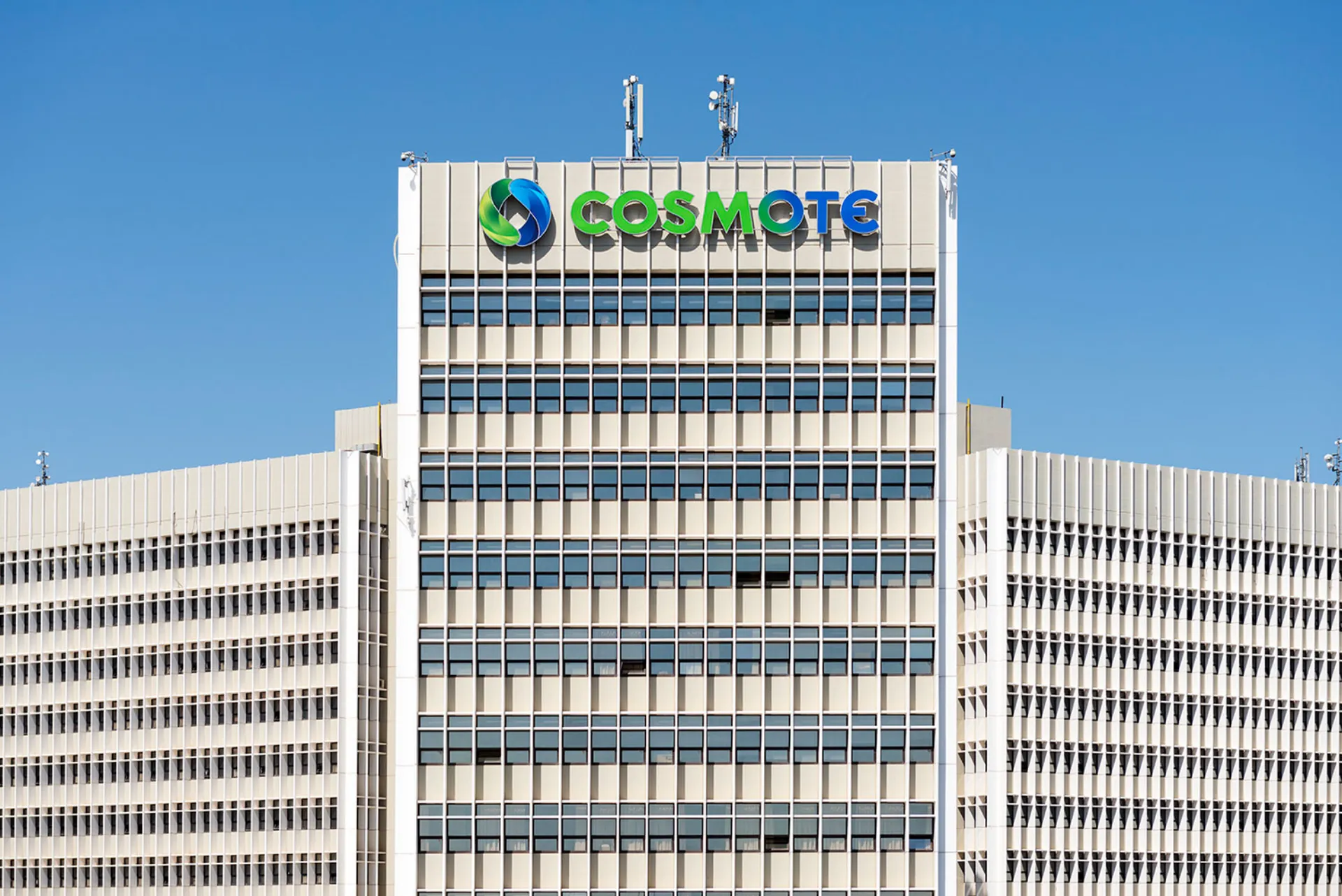 COSMOTE: Διευκολύνει κατοίκους και επισκέπτες στην Εύβοια