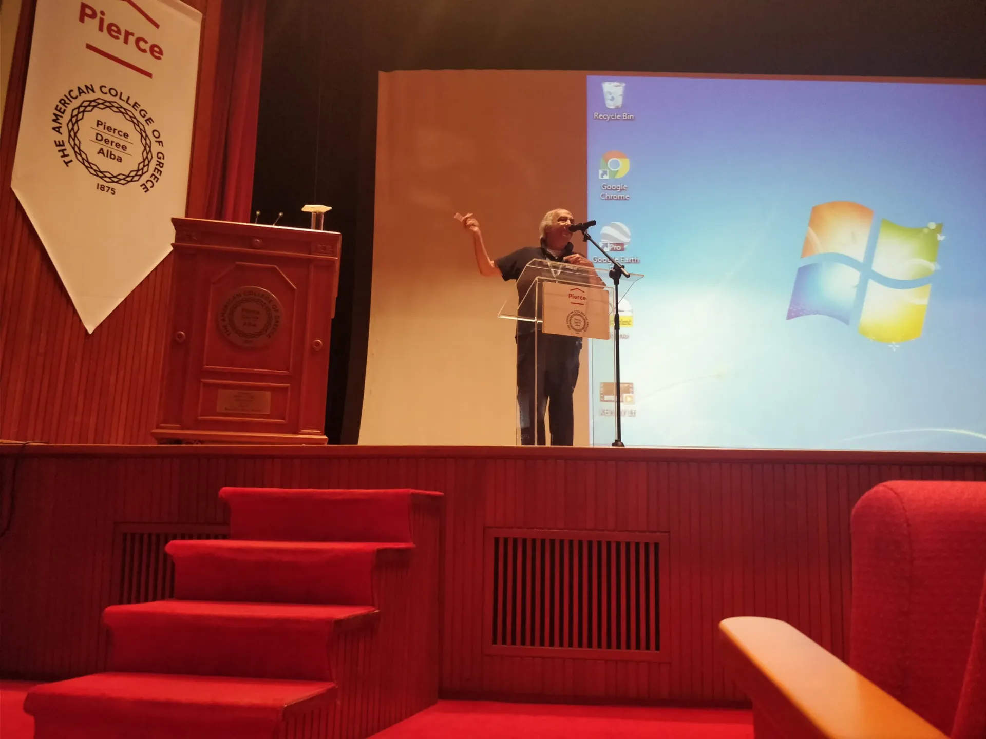 Ο Ιαβέρης στο Pierce – Αμερικανικό Κολλέγιο Ελλάδος