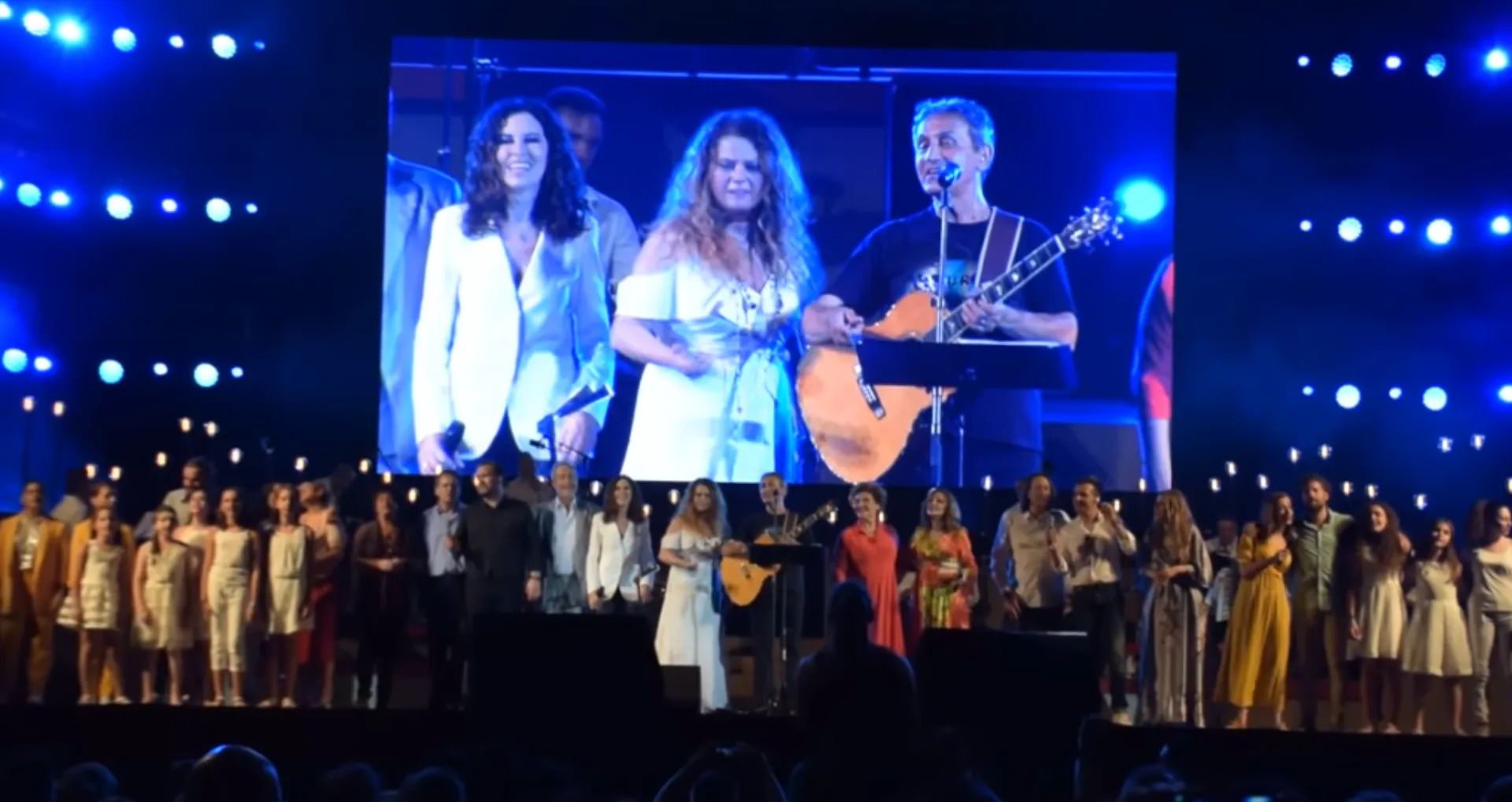 Παίξε Τσιτσάνη μου: Χιλιάδες κόσμος στο Καλλιμάρμαρο για καλό σκοπό