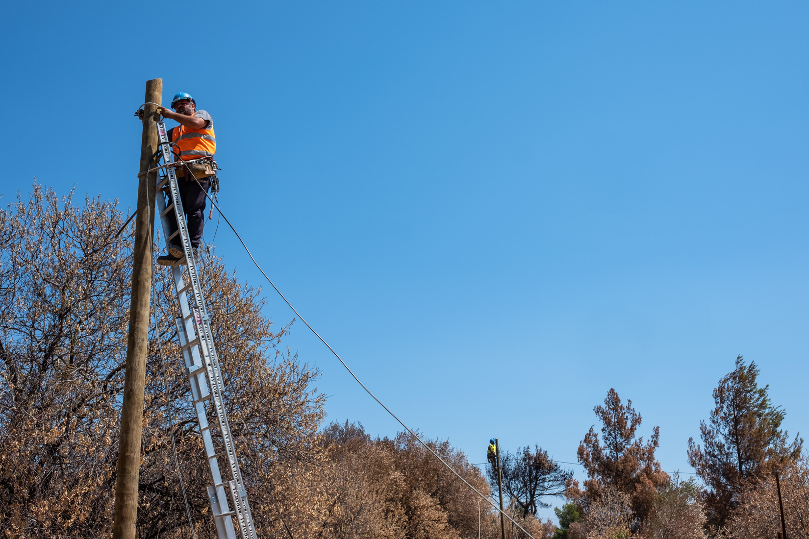 Όμιλος ΟΤΕ: Προχωράει ταχύτατα η αποκατάσταση των ζημιών στο δίκτυο σταθερής από τη φωτιά στην Πεντέλη