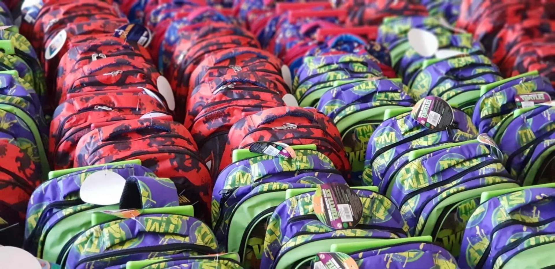 Public: 3.000 πακέτα για μαθητές σε Μαραθώνα και Ραφήνα