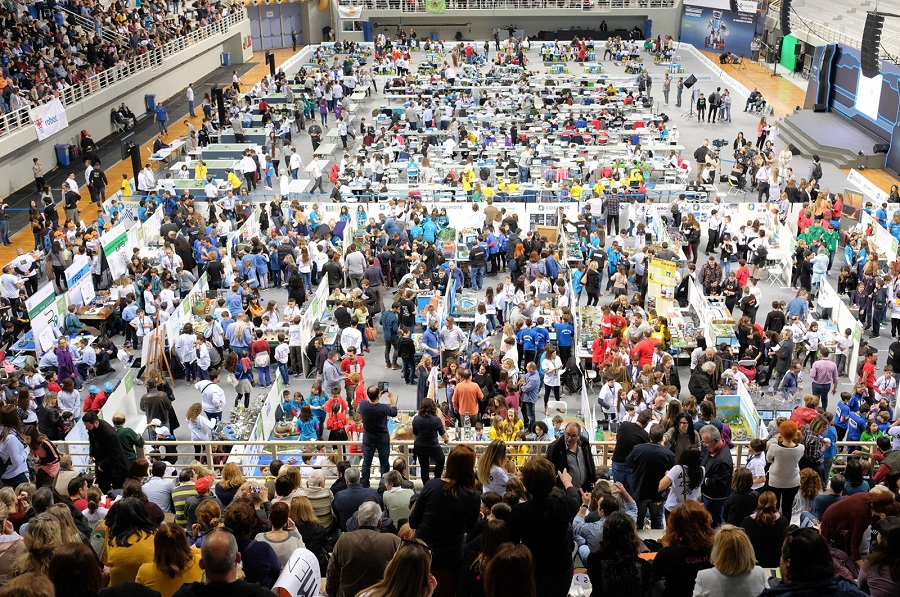 Cosmote: 2.000 μαθητές στο διαγωνισμό ρομποτικής 2019