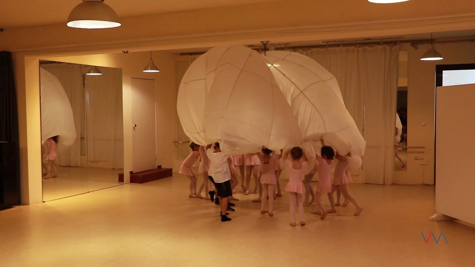 O Αθλητικός Σύλλογος Νέου Βουτζά τιμά την HSBC για τη συνεισφορά της μετά τις πυρκαγιές του Ιουλίου