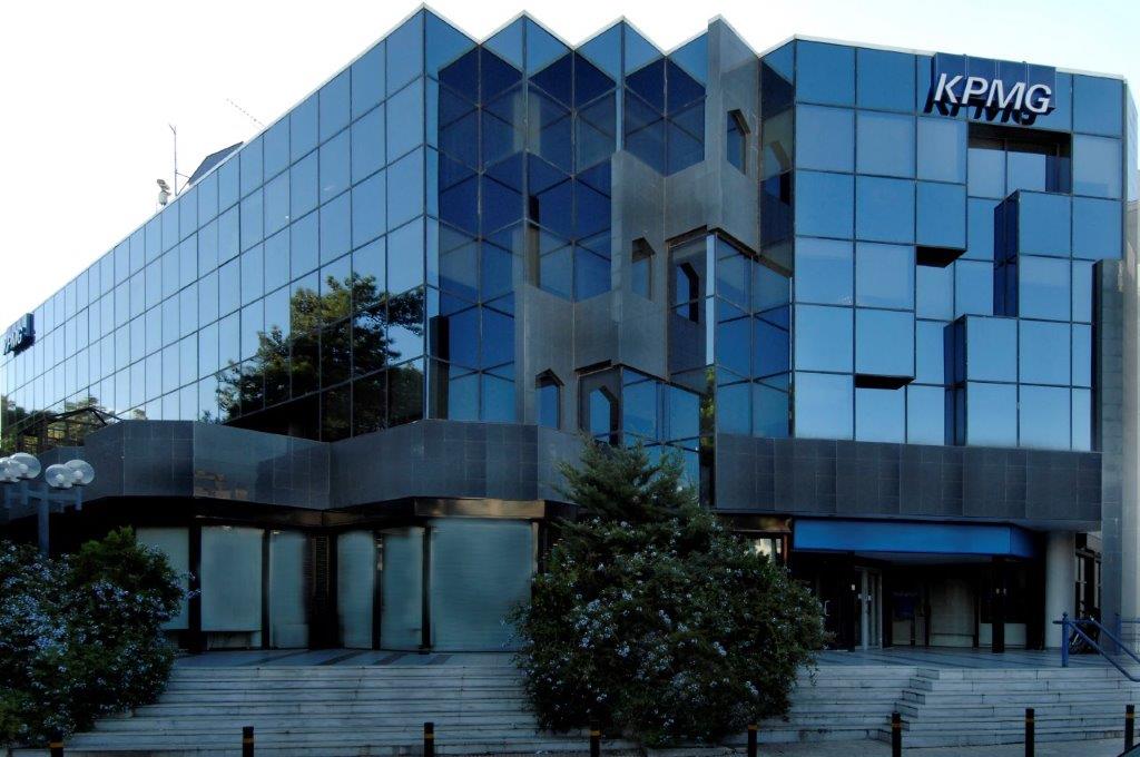 KPMG: Μηδενικές εκπομπές άνθρακα έως το 2030