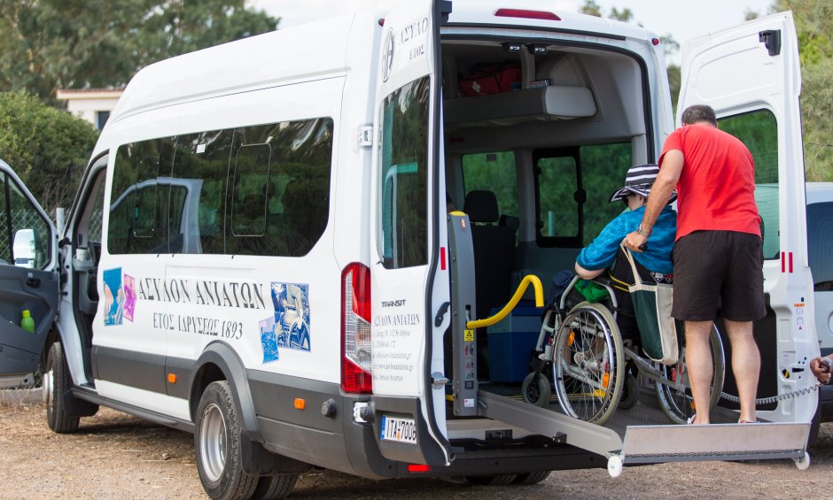 Το Άσυλο Ανιάτων πάει θάλασσα