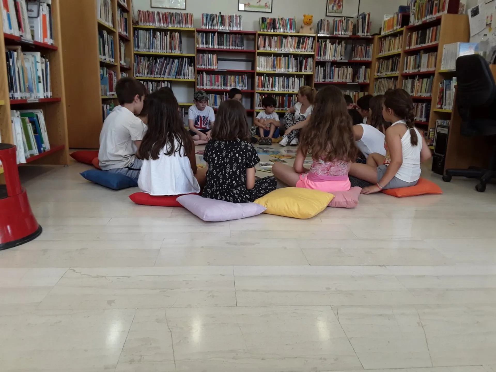 Καλοκαίρι στην Δημοτική Βιβλιοθήκη: Tα πρωινά των παιδιών γέμισαν με βιβλία, παιχνίδι και ρομποτική…