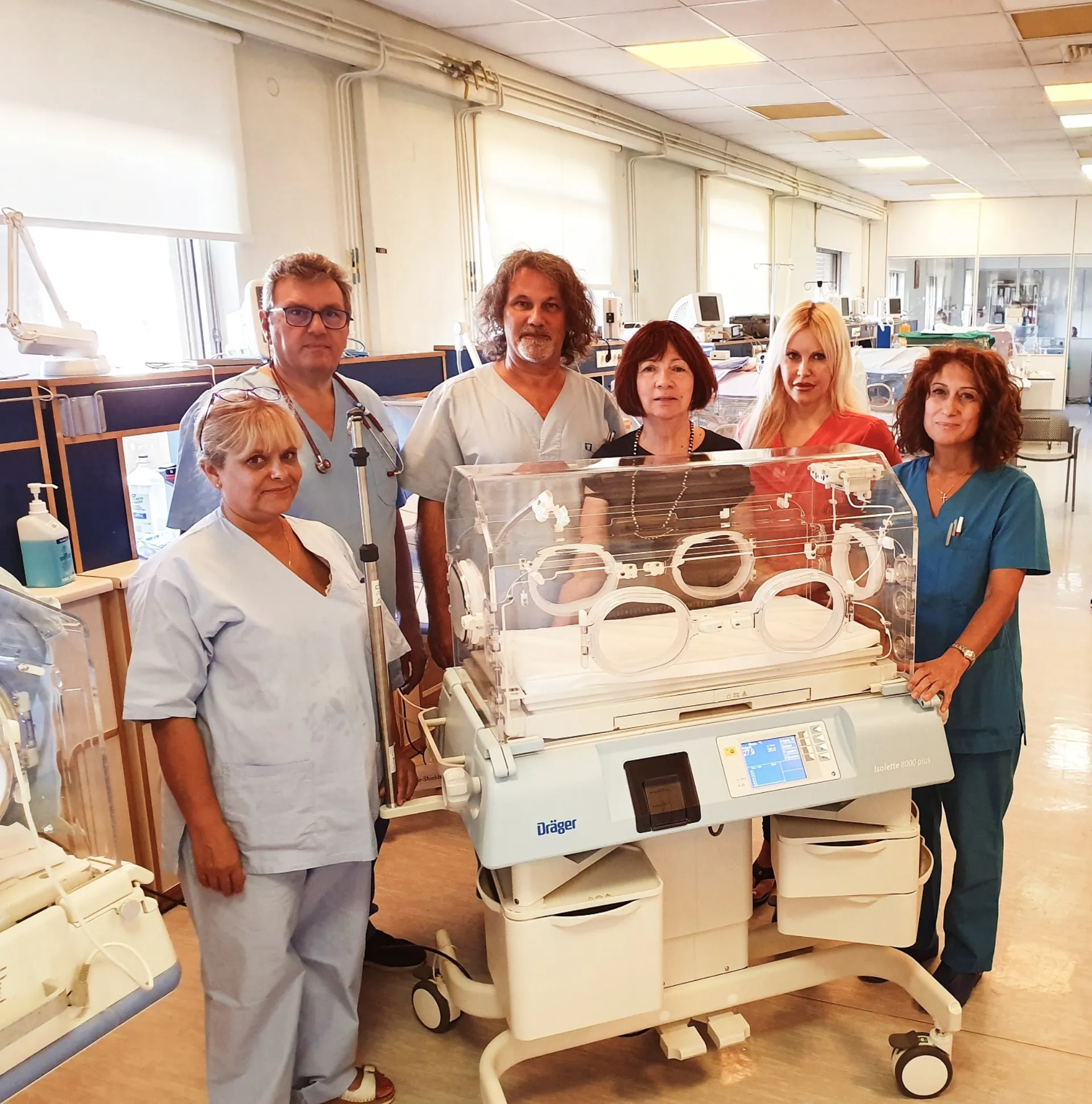 Pampers: Θερμοκοιτίδα για το Γεν. Νοσ. «Έλενα Βενιζέλου»