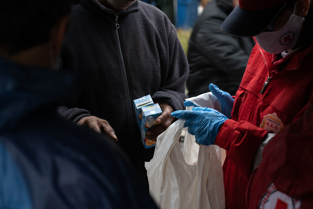 ΕΕΣ: Μαζί με την Procter & Gamble για τη στήριξη αστέγων