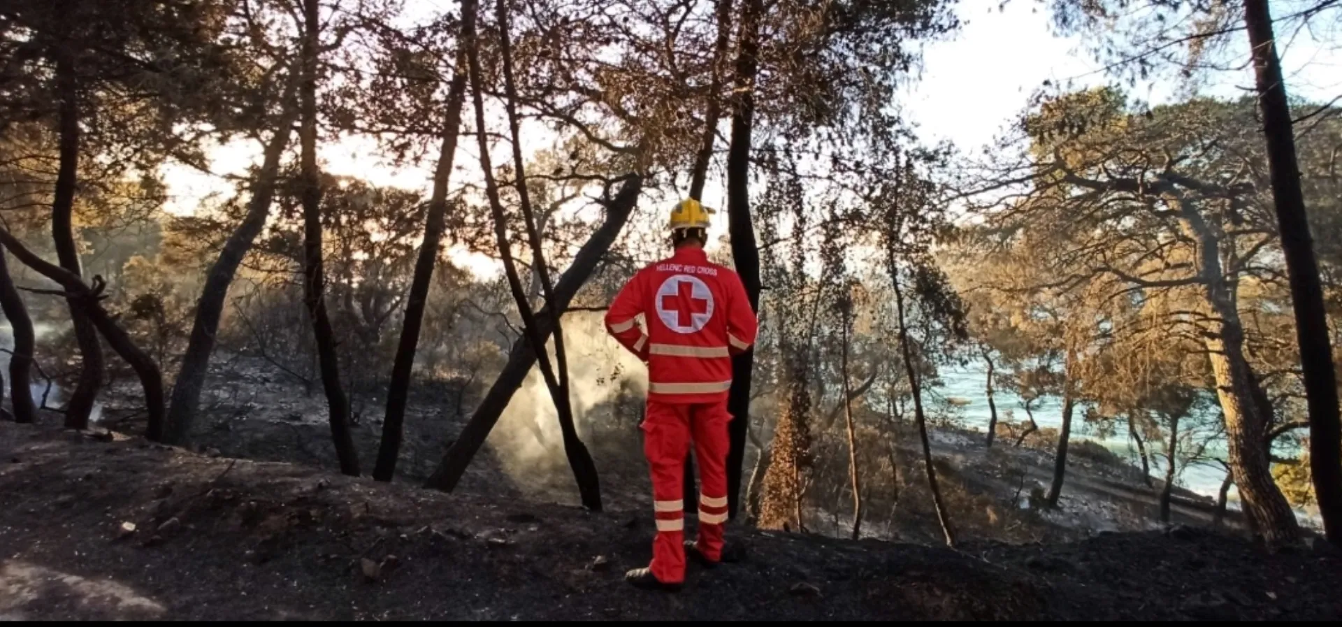 ΕΕΣ: Στο πλευρό των πυρόπληκτων κατοίκων στο Σχίνο Κορινθίας
