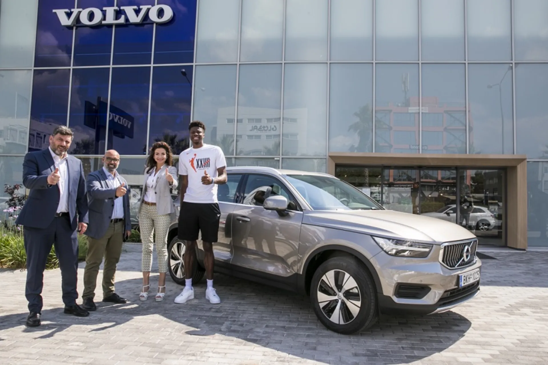 Volvo Saracakis: Συνεργασία με τον Κώστα Αντετοκούνμπο