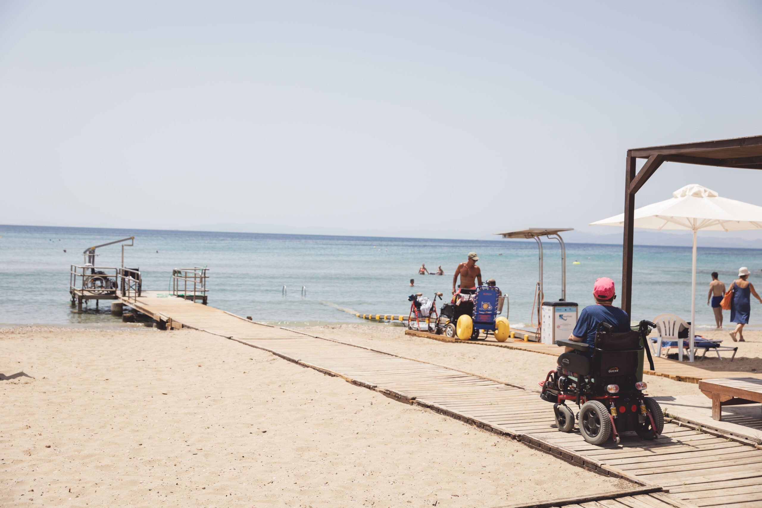 Άσυλο Ανιάτων: Tο πρώτο καλοκαιρινό μπάνιο στο ΠΙΚΠΑ Βούλας