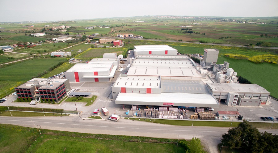 Τελετή παράδοσης πυροσβεστικών κρανών από την ISOMAT