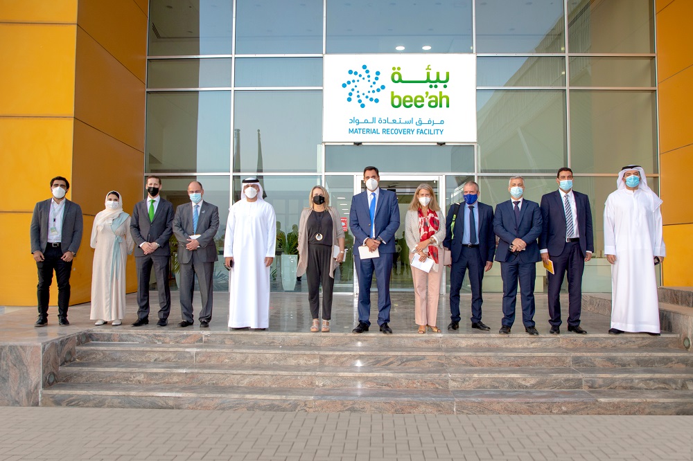 Ελληνική αντιπροσωπεία στις εγκαταστάσεις της Evogreen στα ΗΑΕ