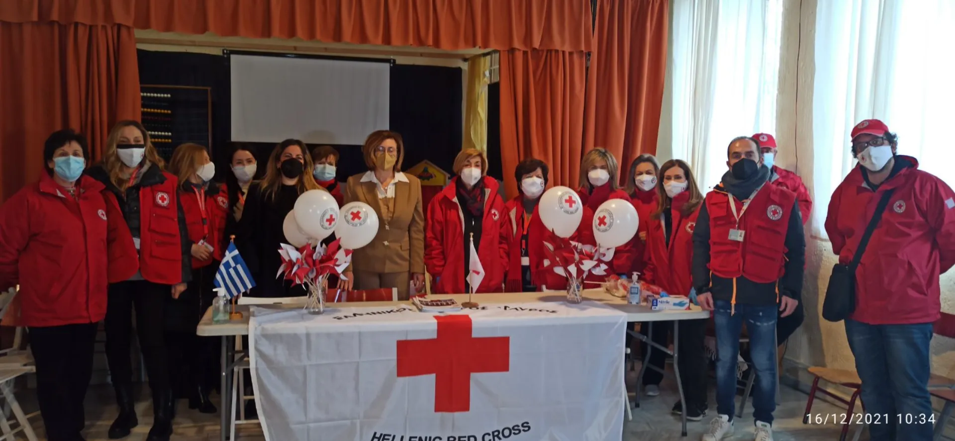 Ελληνικός Ερυθρός Σταυρός: Μοίρασε δώρα και παιχνίδια στους μαθητές