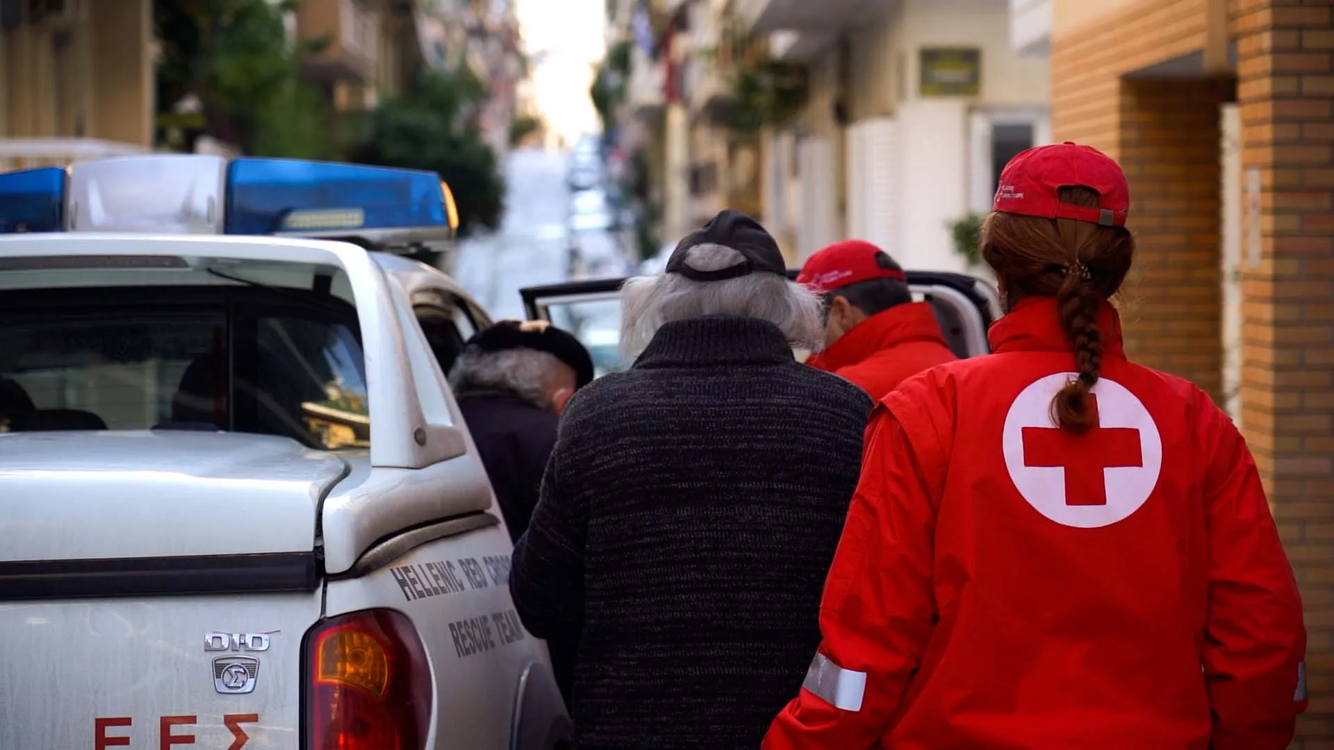 Θερμές ευχαριστίες των πολιτών στους εθελοντές του ΕΕΣ 