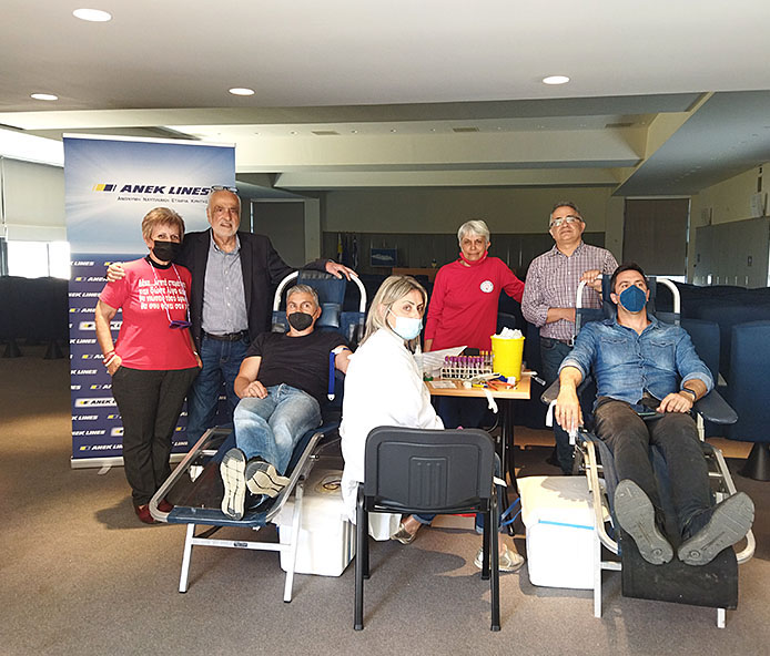 ΑΝΕΚ LINES: Τριπλή δράση προσφοράς για την ζωή