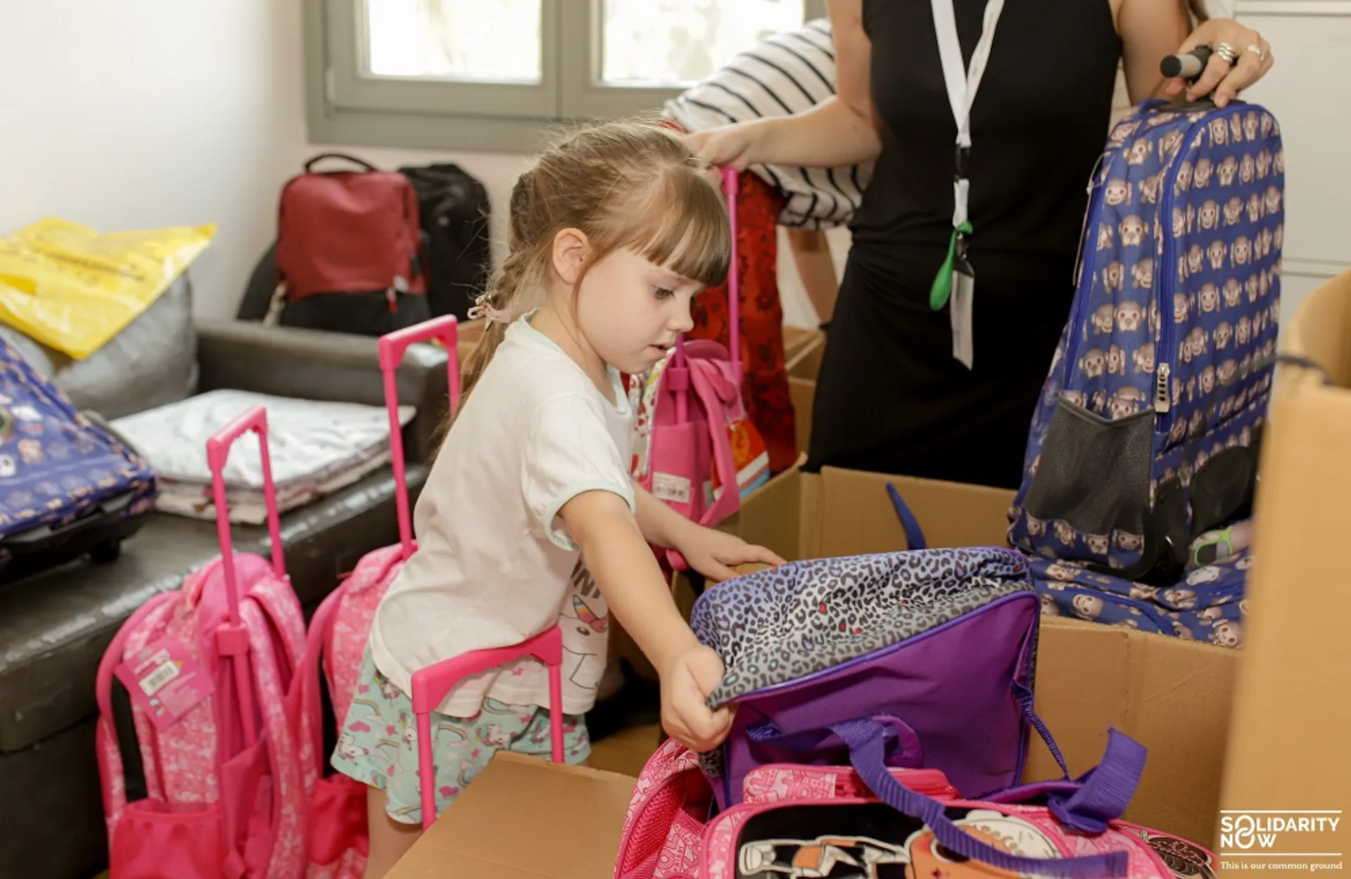 SolidarityNow: Σχολικά είδη Public για παιδιά από την Ουκρανία