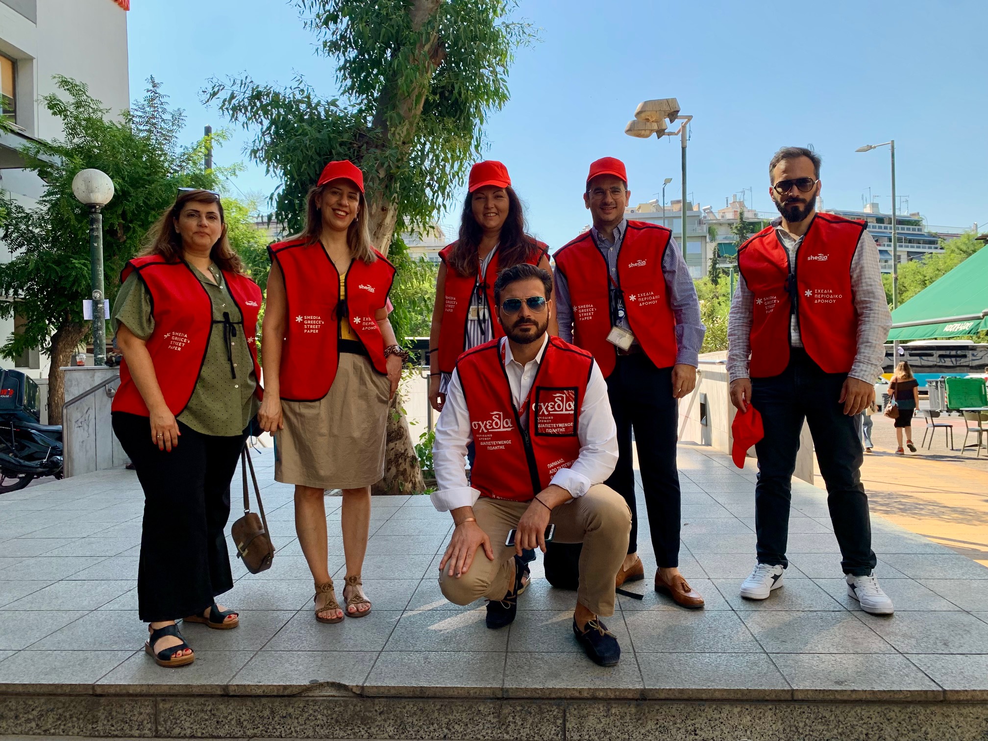 Ιnteramerican: Eργαζόμενοι «Πωλητές για μια ώρα» του περιοδικού «Σχεδία»