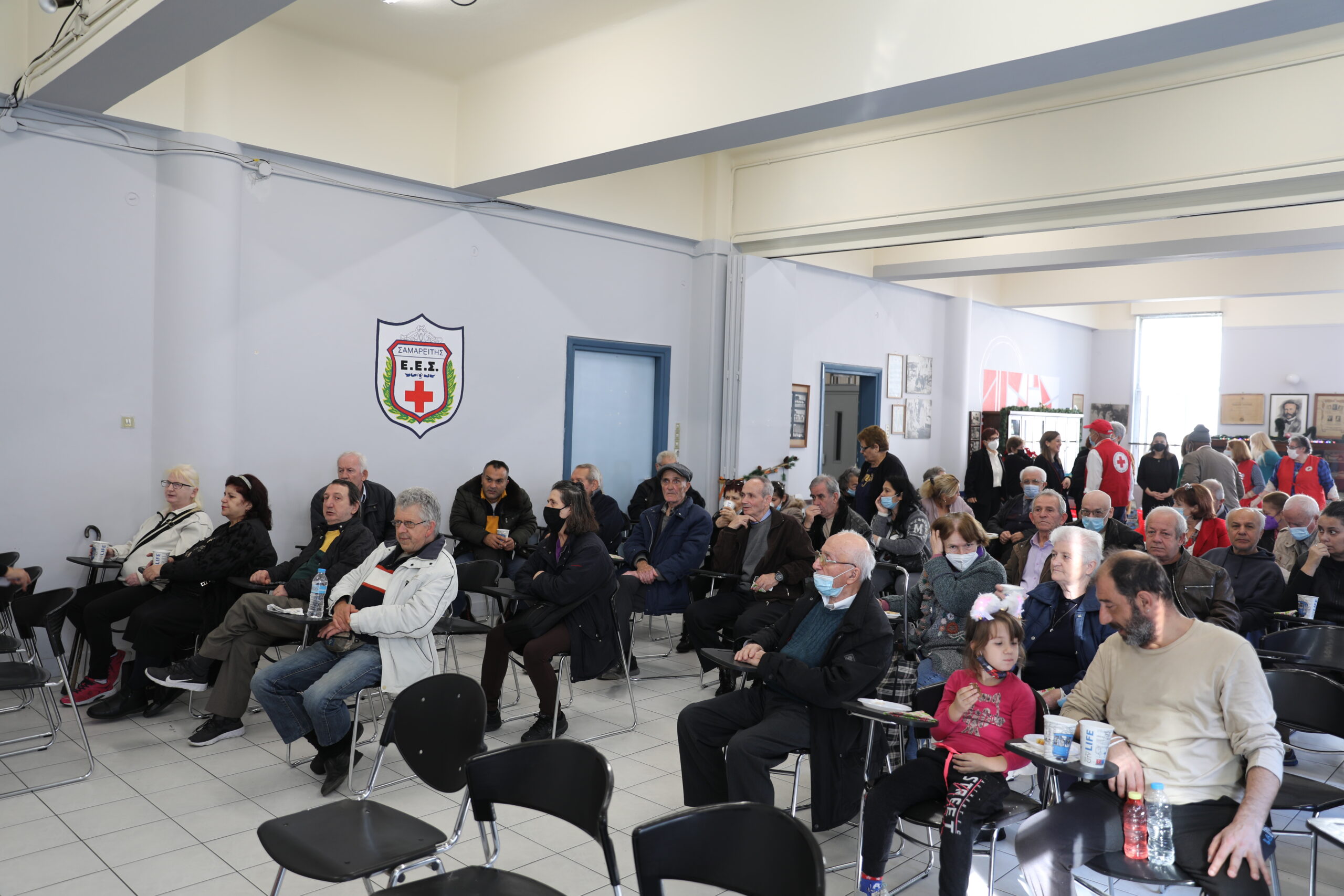 EEΣ: Γεύμα σε 120 ευάλωτους συμπολίτες μας