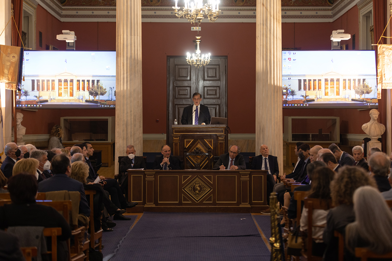 ΕΚΠΑ: Τίμησε την ΒΙΑΝΕΞ για την προσφορά της στην φαρμακοβιομηχανία