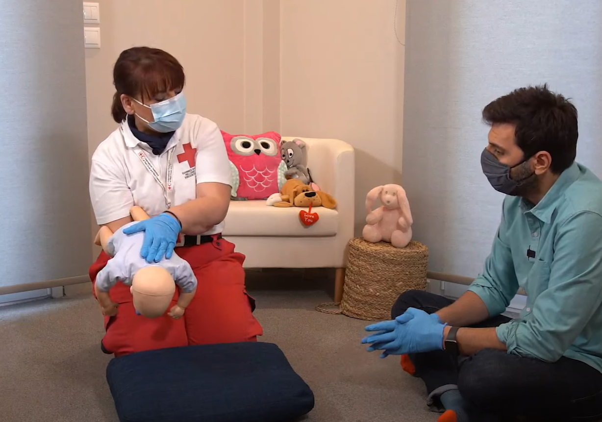 EEΣ: Η ορθή εκπαίδευση στις Πρώτες Βοήθειες έσωσε βρέφος στην Καλαμάτα