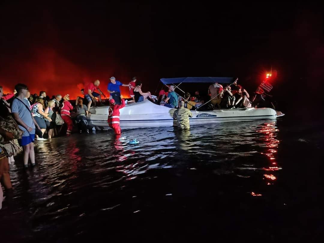 EEΣ: Ανταπόκριση των εθελοντών στην καταστροφική πυρκαγιά της Ρόδου