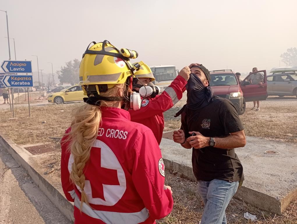 ΕΕΣ: Οι εθελοντές στην πρώτη γραμμή της μάχης με τις φλόγες