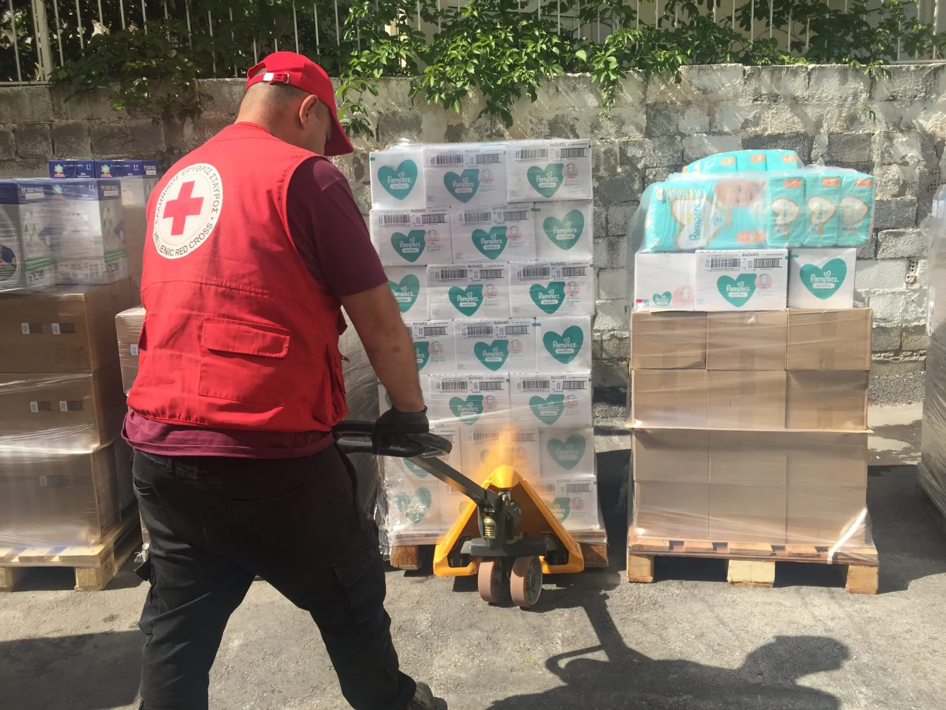 EEΣ: Μαζί με την P&G για τη στήριξη των πλημμυροπαθών της Θεσσαλίας