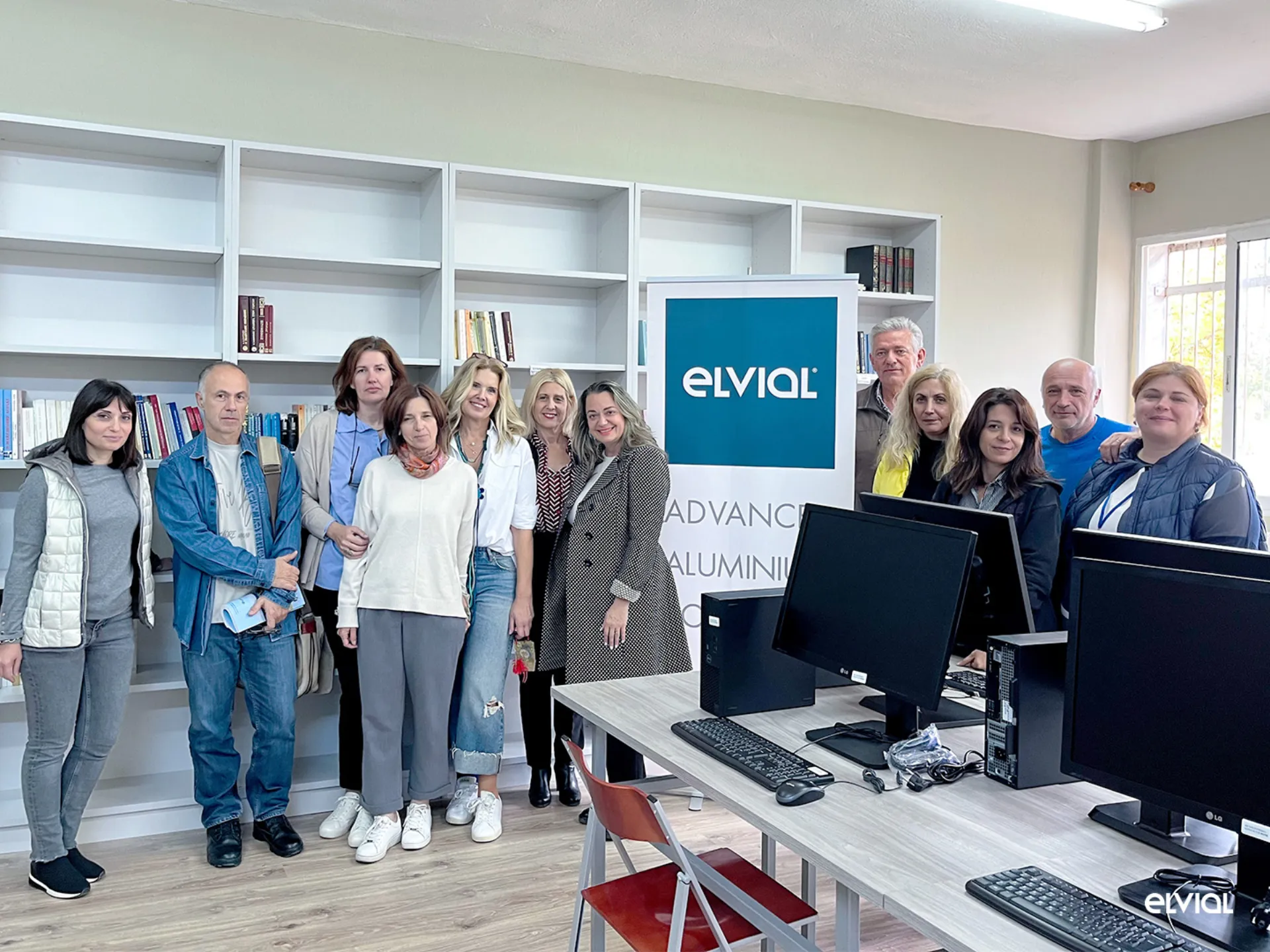 Η ELVIAL δώρισε ηλεκτρονικούς υπολογιστές στο Γυμνάσιο Καμπάνη