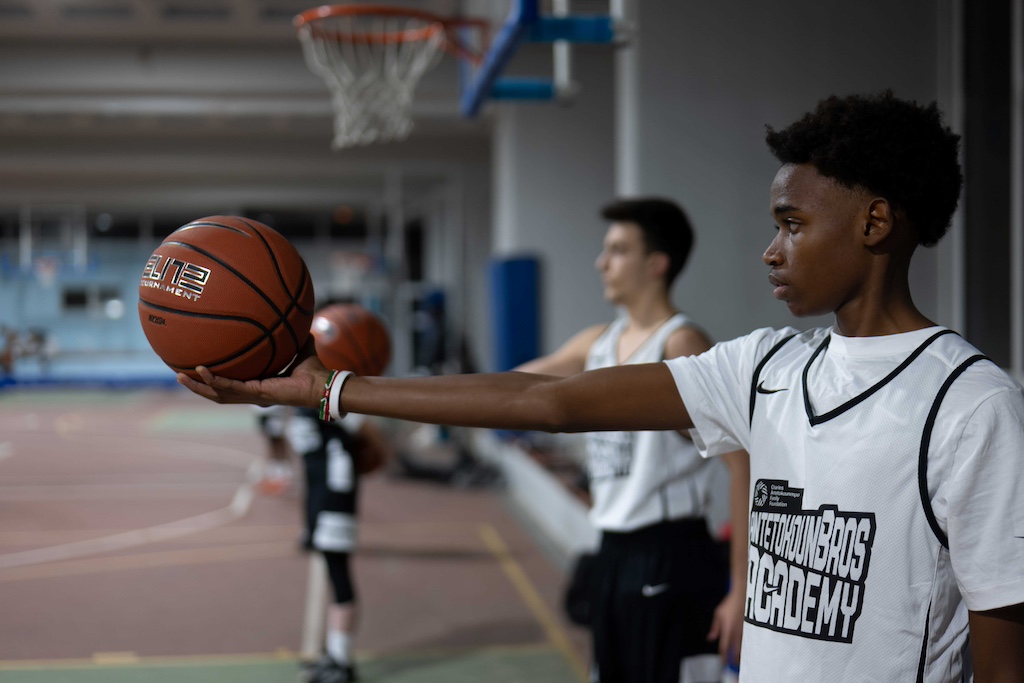 Ίδρυμα Charles Antetokounmpo: Συνεργασία με το Αμερικανικό Κολλέγιο