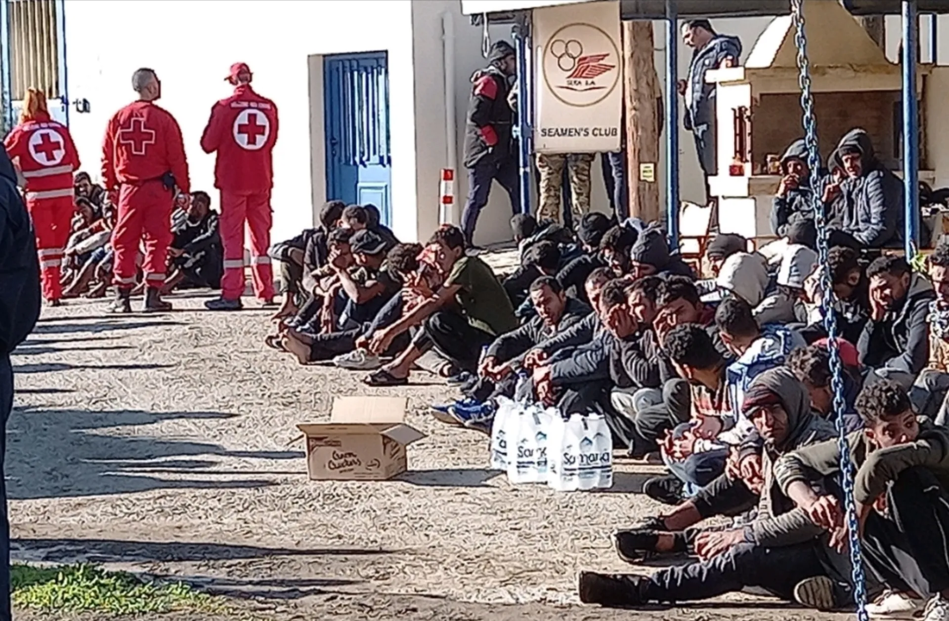 Ο EEΣ στο πλευρό των 117 μεταναστών που εντοπίστηκαν σε πλοιάριο στην Κρήτη