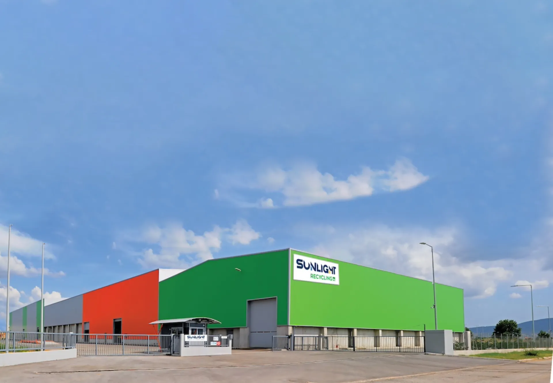 Η Sunlight υποδέχεται μαθητές και φοιτητές στις εγκαταστάσεις