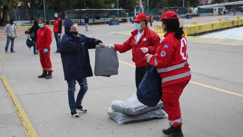 Ο Ελληνικός Ερυθρός Σταυρός ενισχύει τους αστέγους