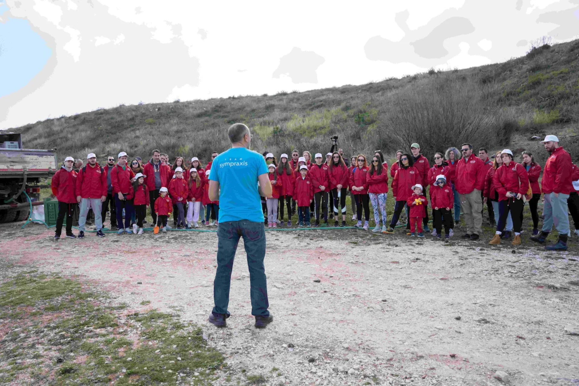 Αναδάσωση 5.000 δέντρων στην Πεντέλη, πνεύμονα της Αττικής