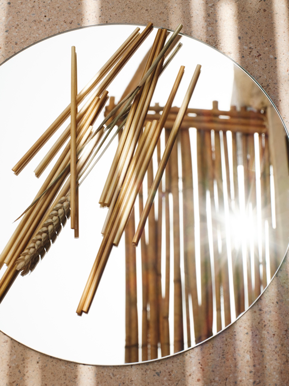 Freddo με καλαμάκι σιταριού