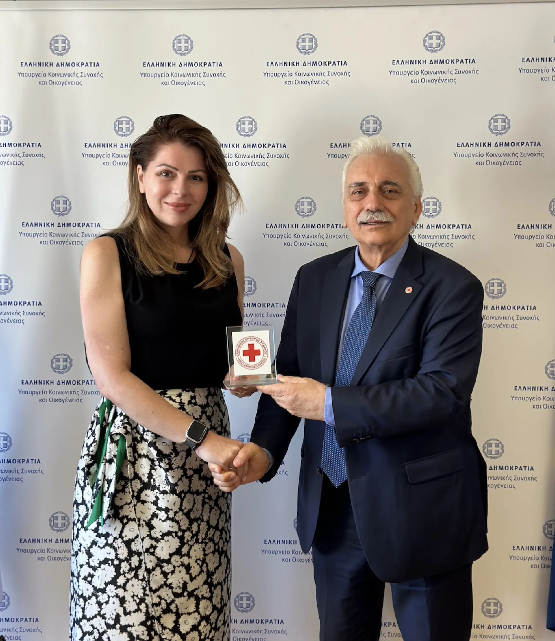 Σε επαφές Ελληνικός Ερυθρός Σταυρός και Υπουργείο Οικογένειας